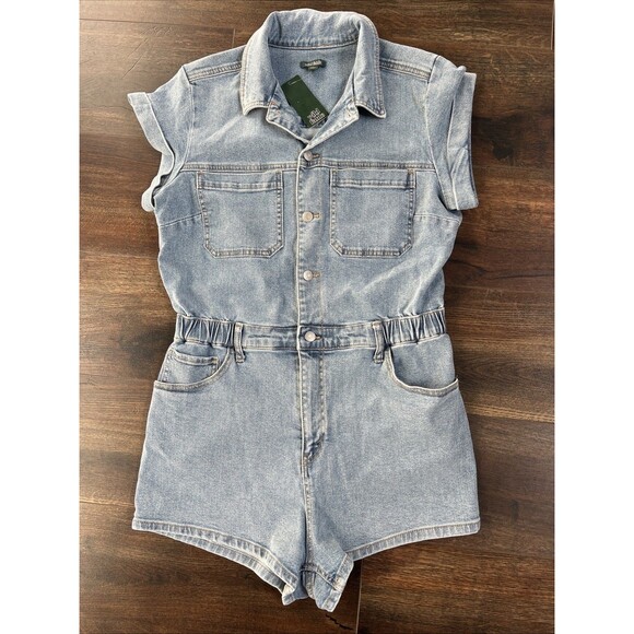 Wild Fable NWT Size Medium Game Day Short Sleeve Denim Romper Jean Medium Wash - Picture 2 of 15